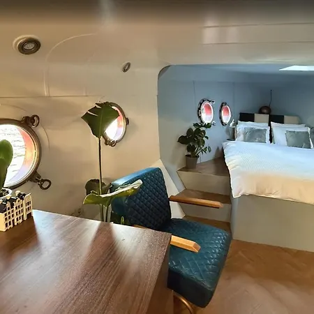 فندق مبيت وإفطار Houseboat Avontuur