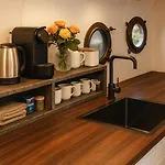 Bed & Breakfast Houseboat Avontuur