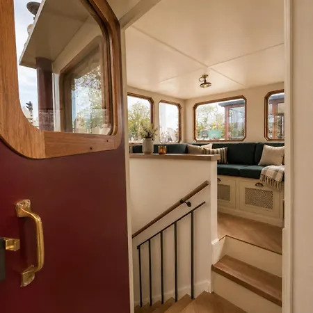 Bed & Breakfast Houseboat Avontuur 4*