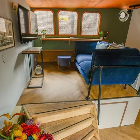 Bed & Breakfast Houseboat Avontuur 4*