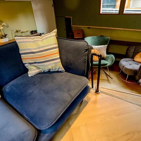 Houseboat Avontuur Bed & Breakfast 4*