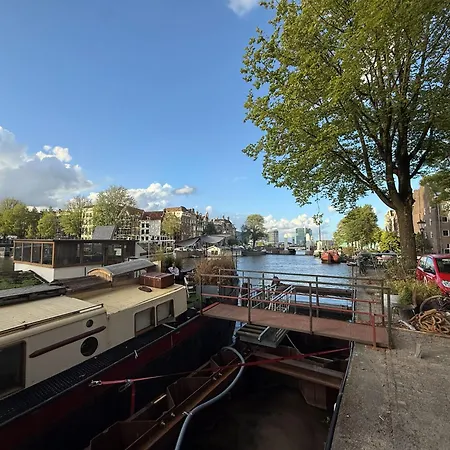 Houseboat Avontuur Bed & Breakfast 4*
