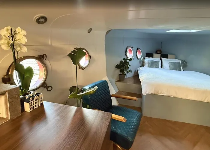 Panzió Houseboat Avontuur