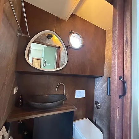 Nocleg ze śniadaniem Houseboat Avontuur 4*